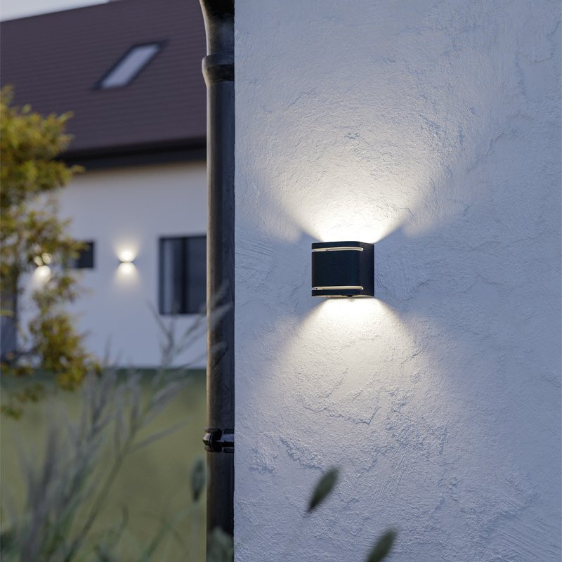 LED vägglampa Tressanto USB-laddning (fyrkant)