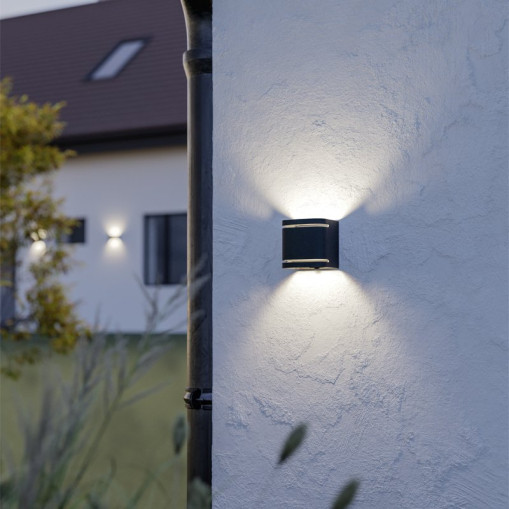 LED vägglampa Tressanto USB-laddning (fyrkant)